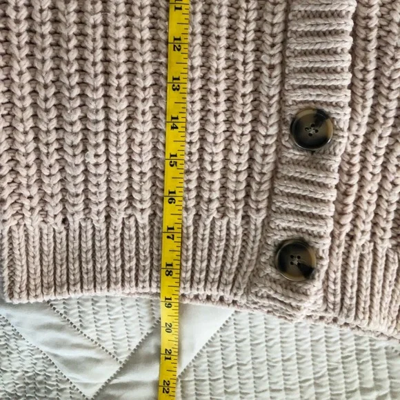 H&M Dusty Rose Chunky Knit V-Neck Button Cardigan - Picture 7 of 7